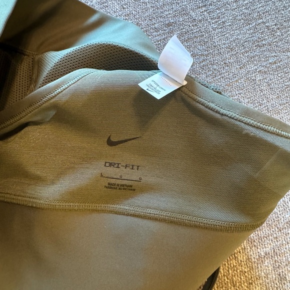 Nike Sports Bra - Picture 3 of 3